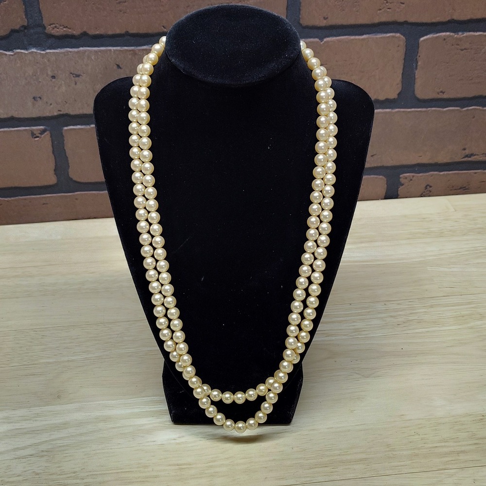 Pearl necklace 46 in layering classic old money wedding preppy cruise TV prop